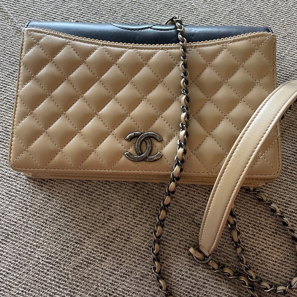 Chanel ballerine beige/black purse